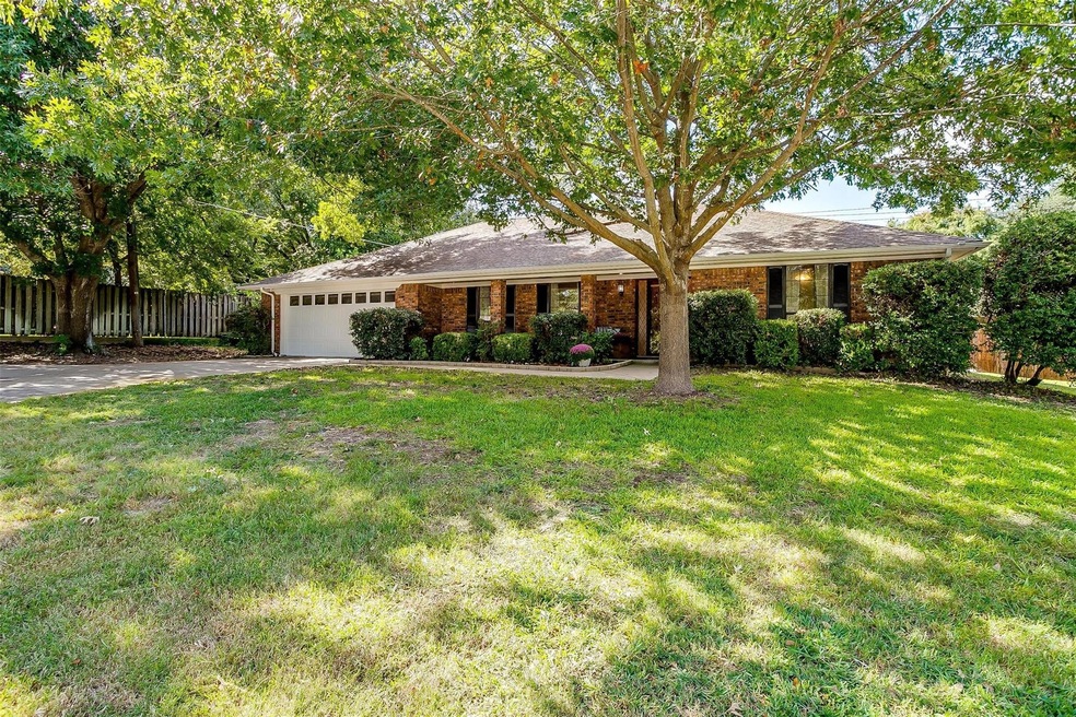 802 Westhill Terrace Ct, Cleburne, TX 76033 - photo 1