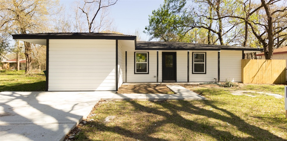 5319 Dewberry St, Houston, TX 77021 - photo 1