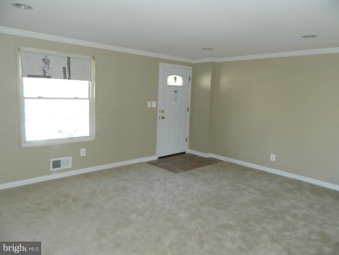 1167 Foxwood Ln, Essex, MD 21221 - photo 1