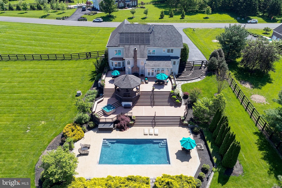 19343 Emerald Park Dr, Leesburg, VA 20175 - photo 1