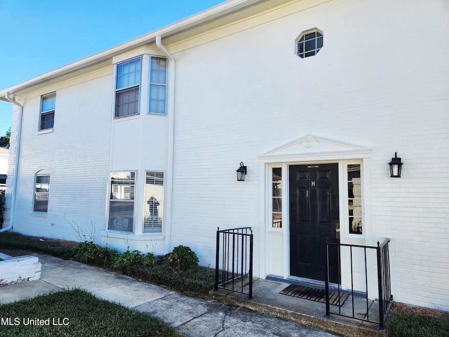 5025 Wayneland Dr unit M1, Jackson, MS 39211 - photo 1