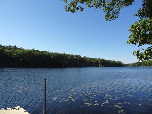 476 W Shore Dr, Hawley, PA 18428 - photo 1