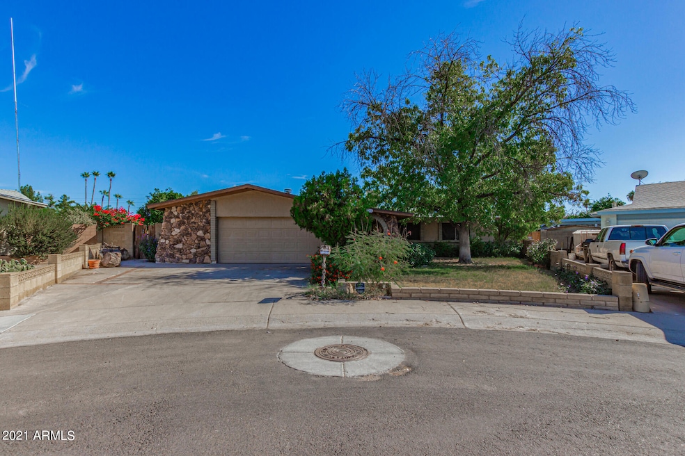 4335 W Lupine Ave