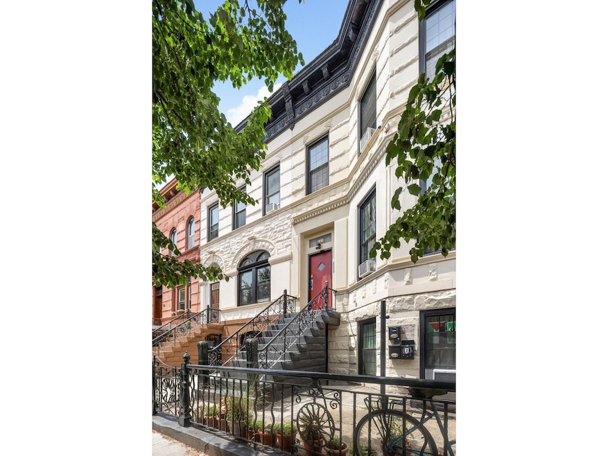 Sold $1,855,000 • Co-Listing Agent