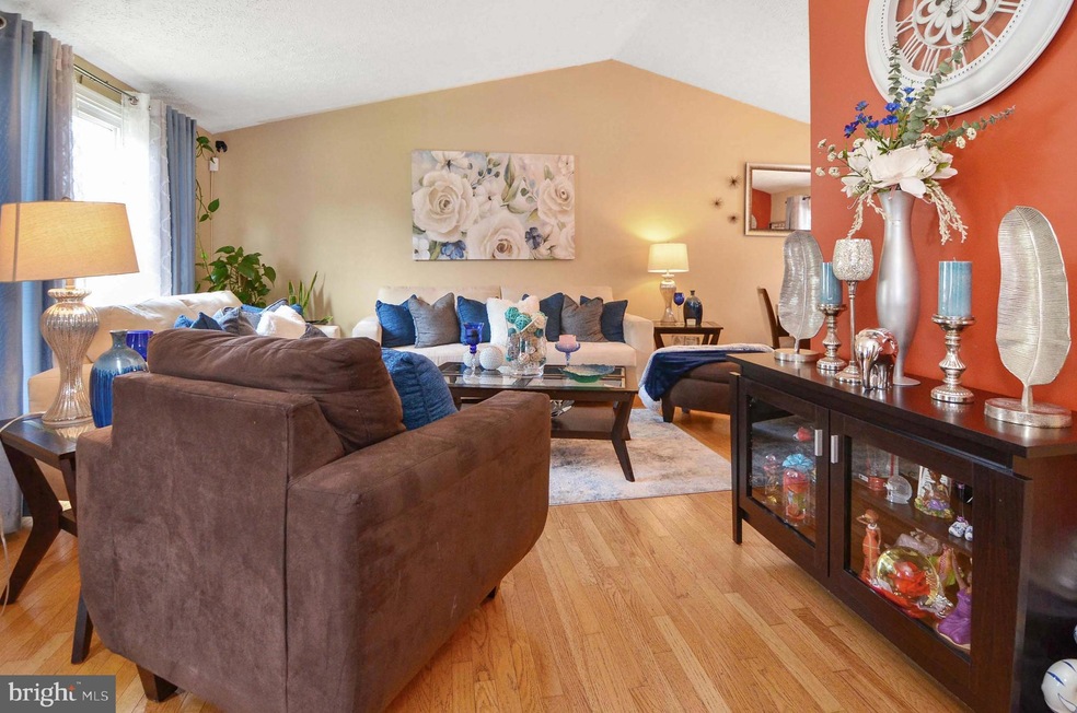 27 Yew Rd, Essex, MD 21221 - photo 1