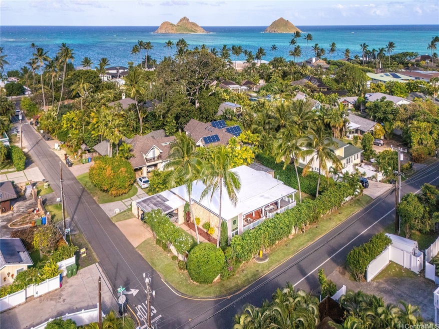 Charming Lanikai home minutes from the beach.