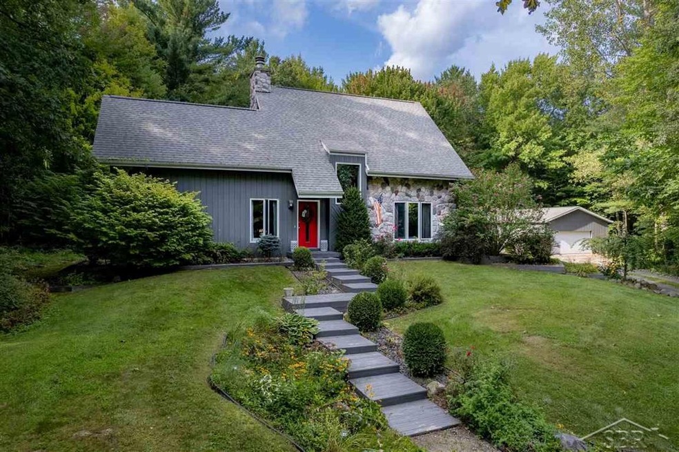 3073 E Maple Hill Ct, Midland, MI 48642 - photo 1