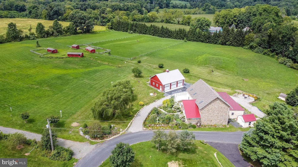 6410 Hoffman Ln, Coopersburg, PA 18036 - photo 1