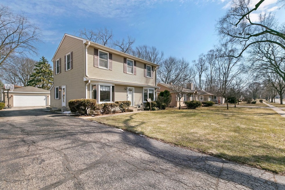 2200 Flicker Ln, Rolling Meadows, IL 60008 - photo 1