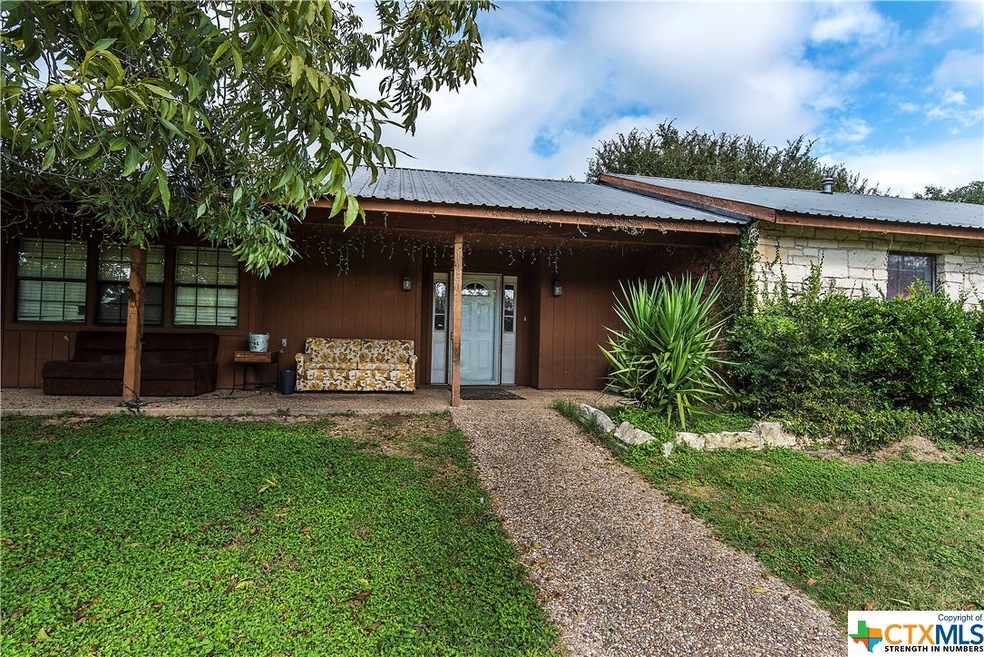 1620 Gordon St, San Marcos, TX 78666 - photo 1