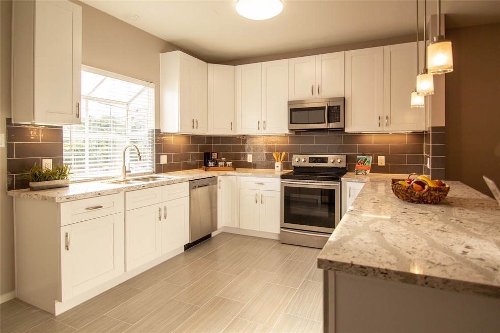 2100 Huldy St unit 8, Houston, TX 77019 - photo 1