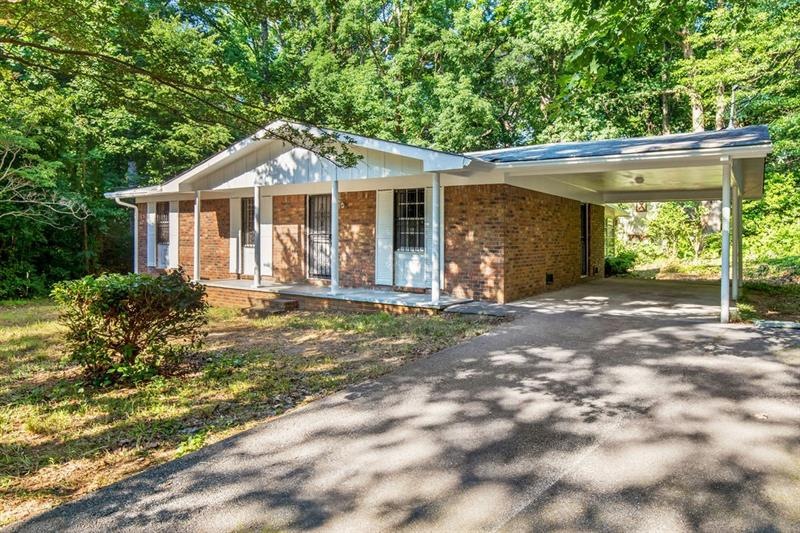 1575 Roberta Dr SW, Marietta, GA 30008 - photo 1