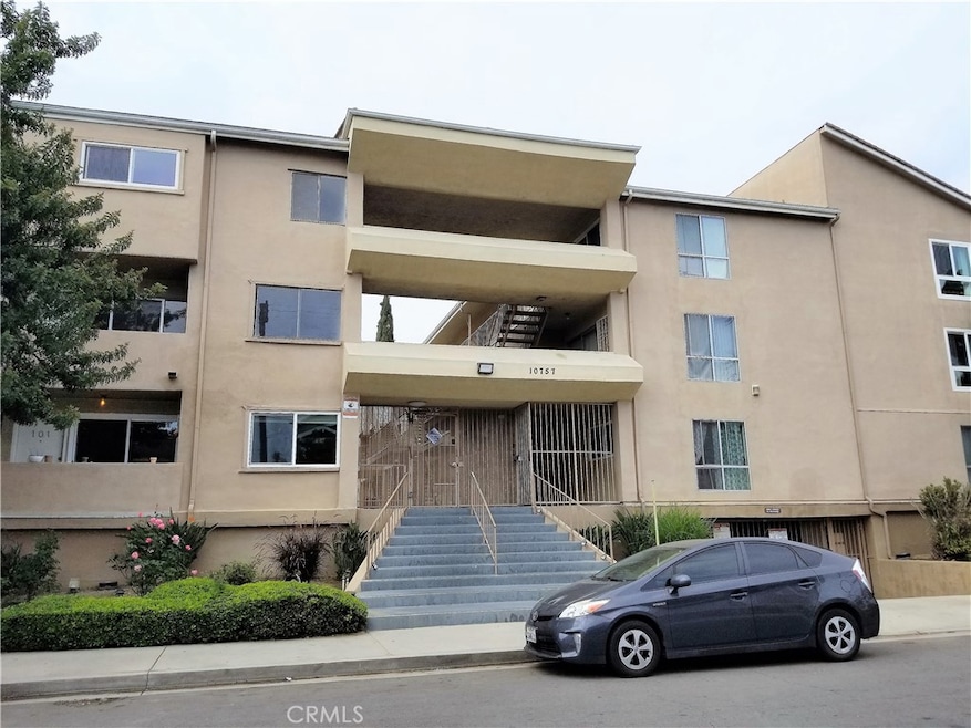 10757 Hortense St unit 112, North Hollywood, CA 91602 - photo 1