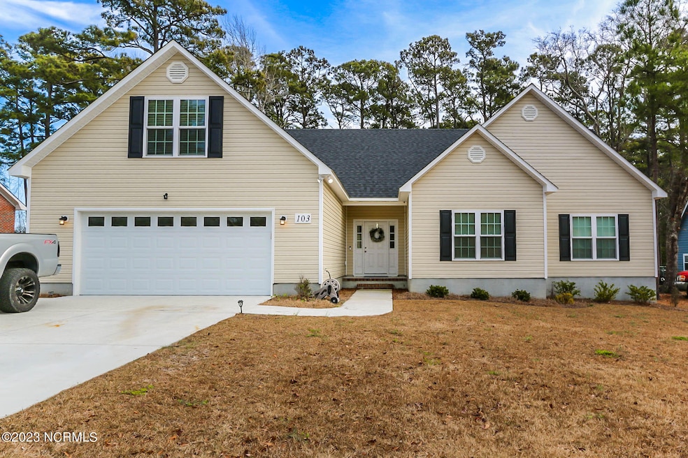 103 Bogue Landing Dr, Newport, NC 28570 - photo 1