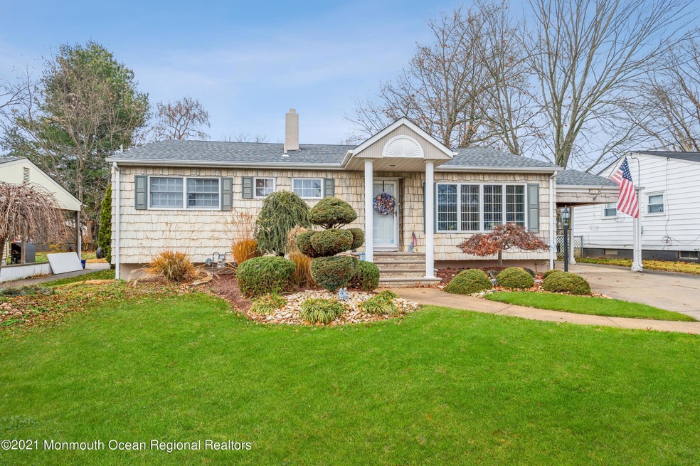 01_17LongviewRoad_57_FrontView_HiRes