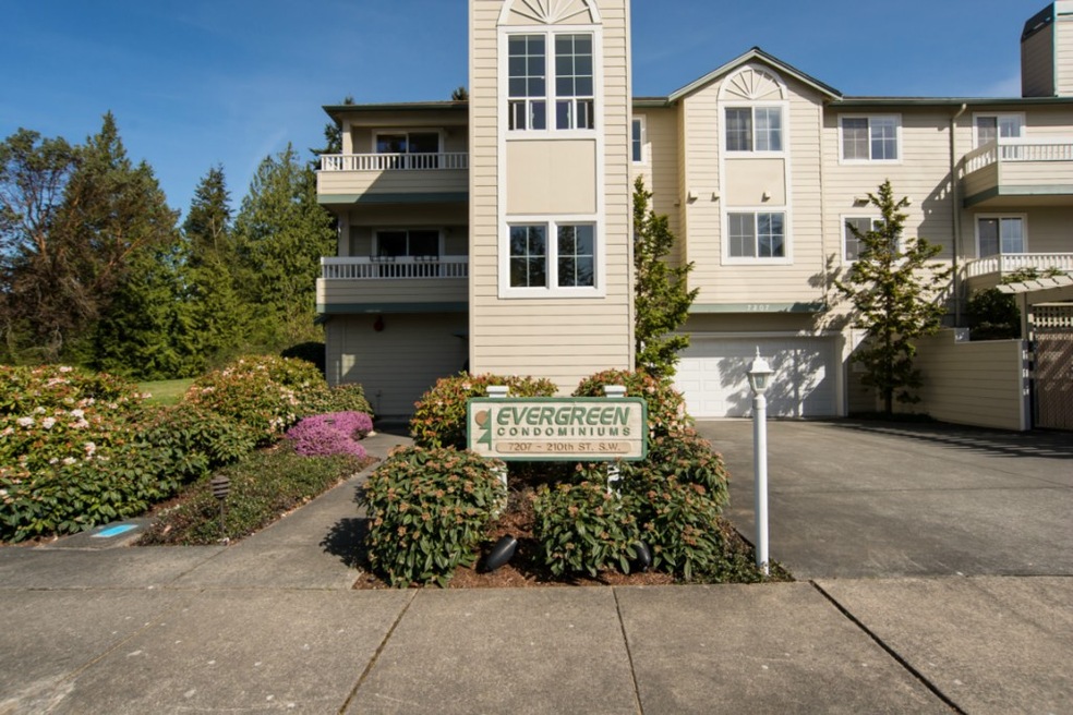 7207 210th St SW unit 103, Edmonds, WA 98026 - photo 1
