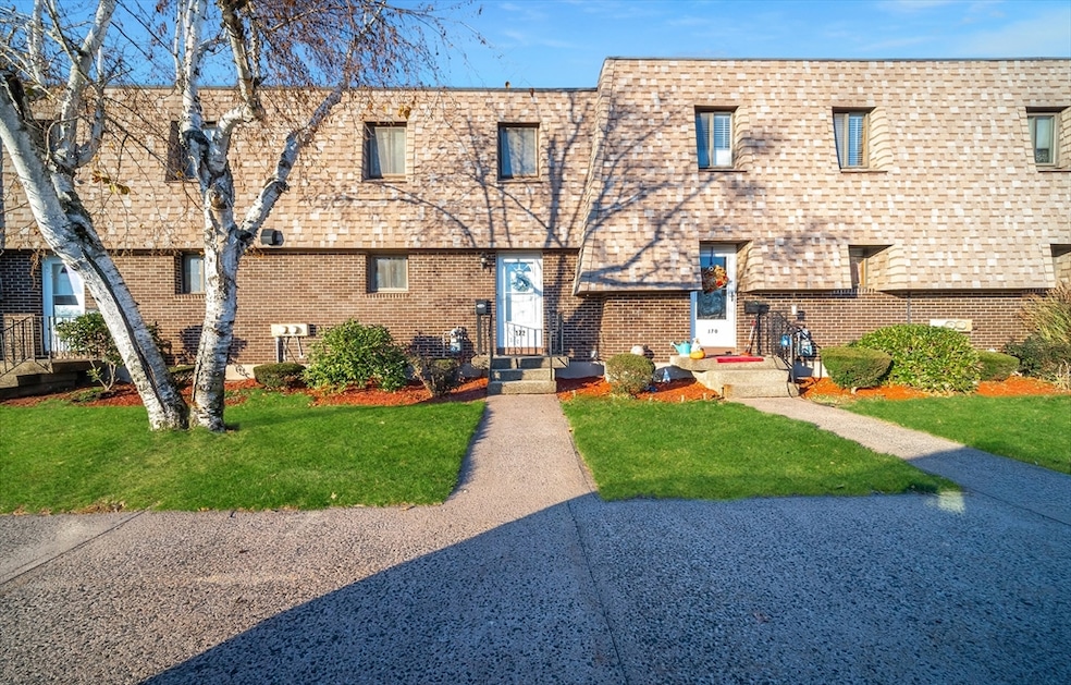 172 Beekman Dr unit 172, Agawam, MA 01001 - photo 1