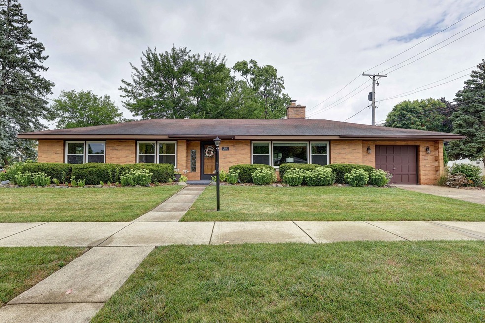 815 S 3rd Ave, Des Plaines, IL 60016 - photo 1