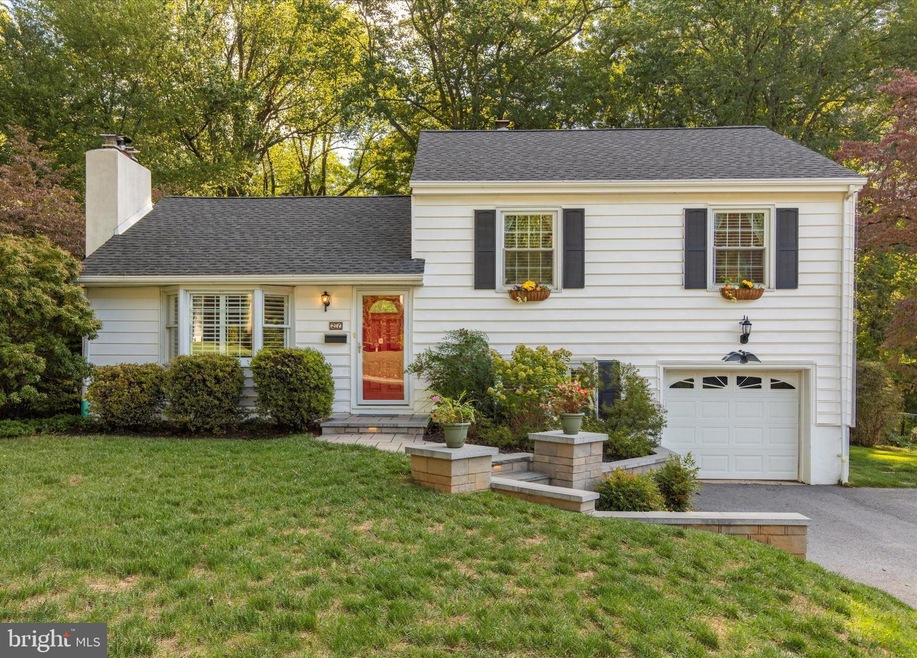 27 Longcourse Ln, Paoli, PA 19301 - photo 1