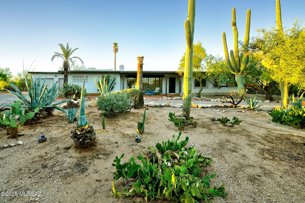 681 W Giaconda Way, Tucson, AZ 85704 - photo 1