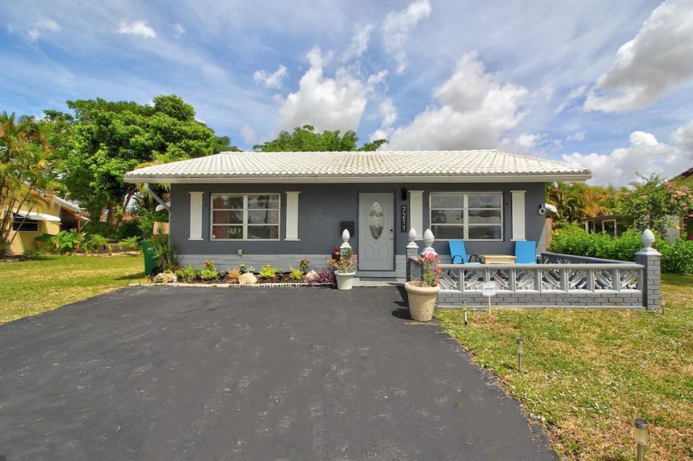 7211 NW 76th St, Tamarac, FL 33321 - photo 1