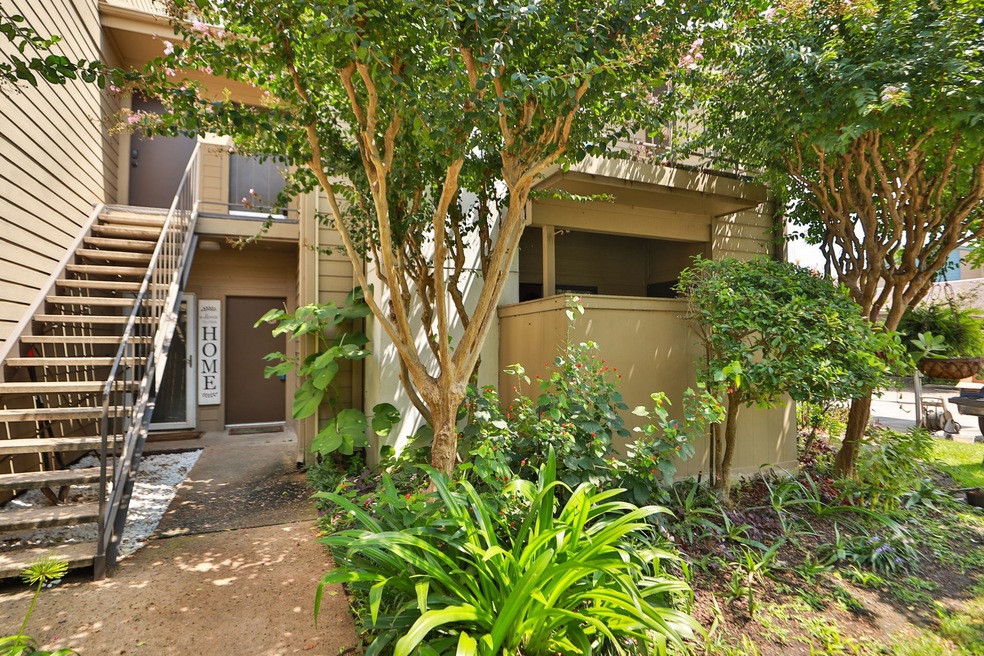 10053 Westpark Dr unit 297, Houston, TX 77042 - photo 1