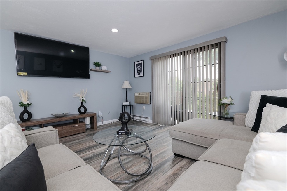 3 Royal Crest Dr unit 10, Randolph, MA 02368 - photo 1