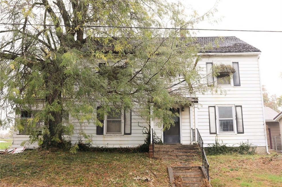 305 E 10th St, Trenton, MO 64683 - photo 1