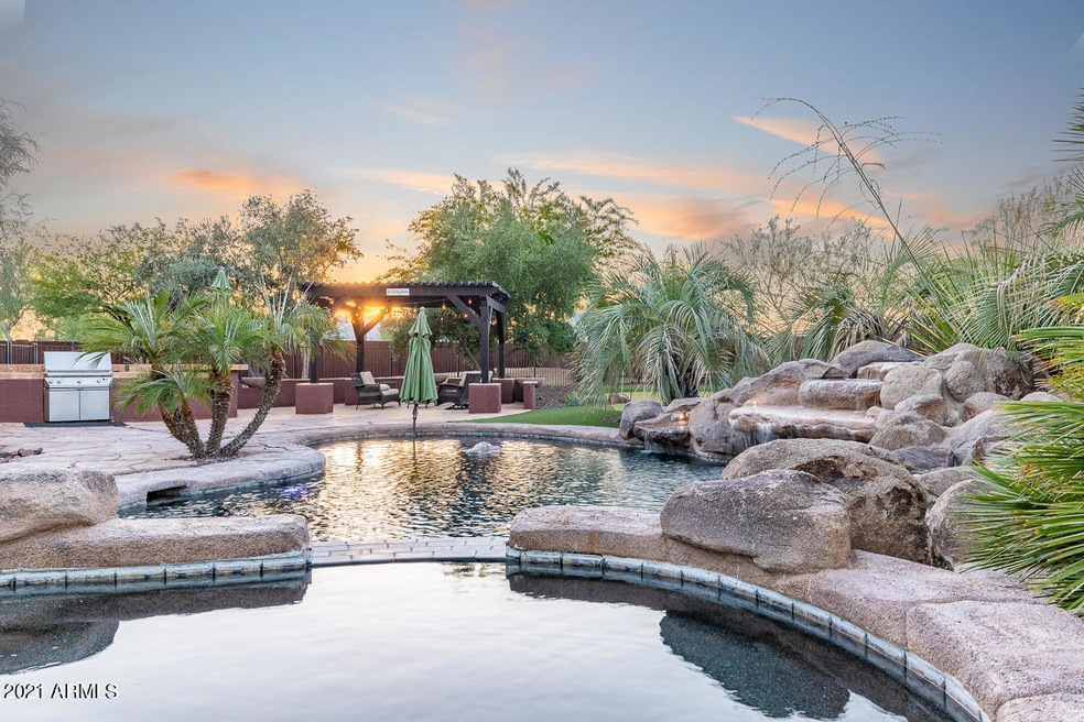 818 E Desert Hills-42