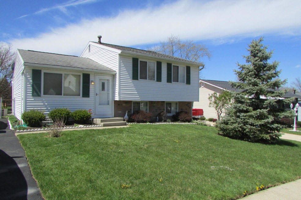 1671 Woodhurst Ct
