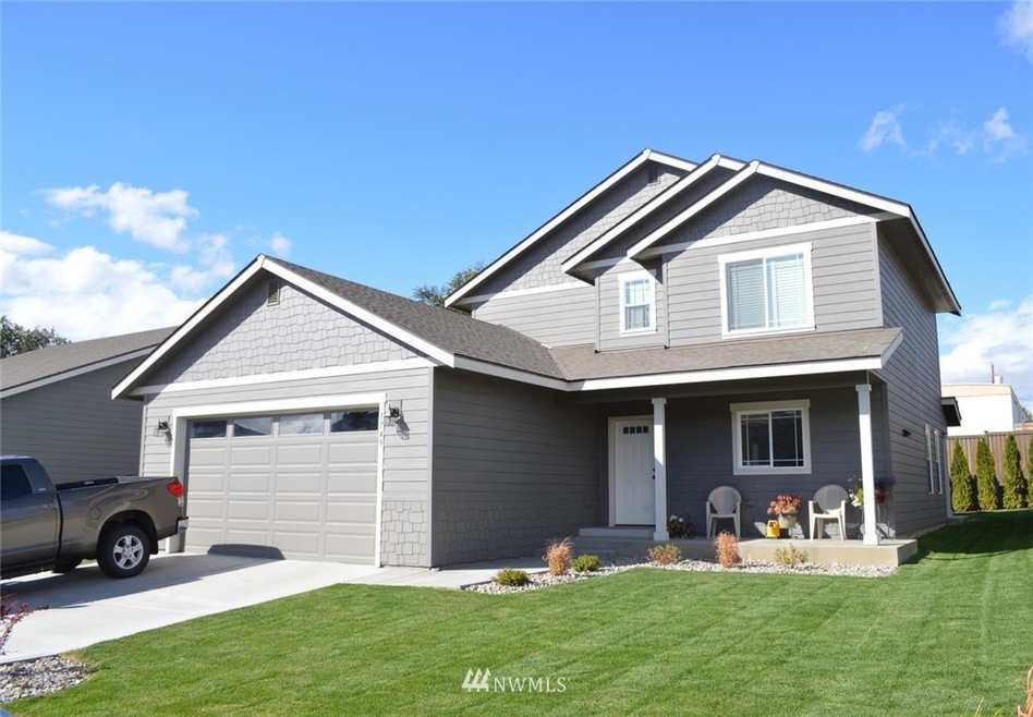 1749 5th St SE, East Wenatchee, WA 98802 - photo 1