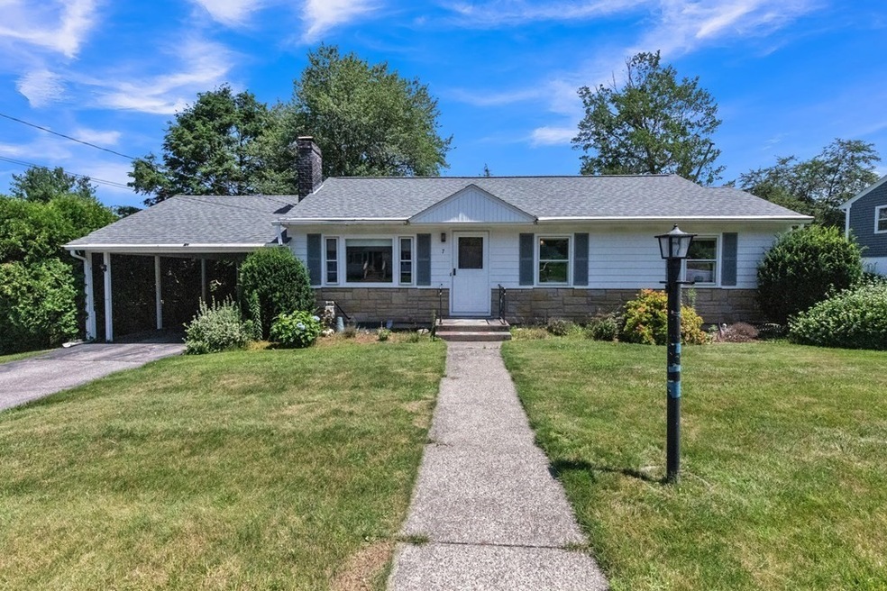 7 Elizabeth St, North Grafton, MA 01536