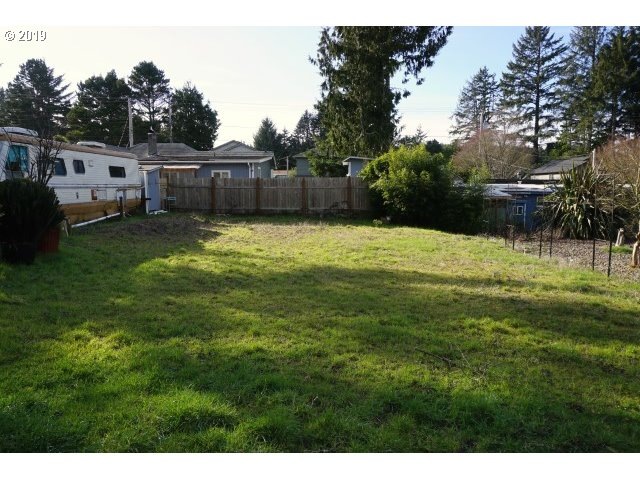 550 SE Blk Quay Ave, Lincoln City, OR 97367 - photo 1