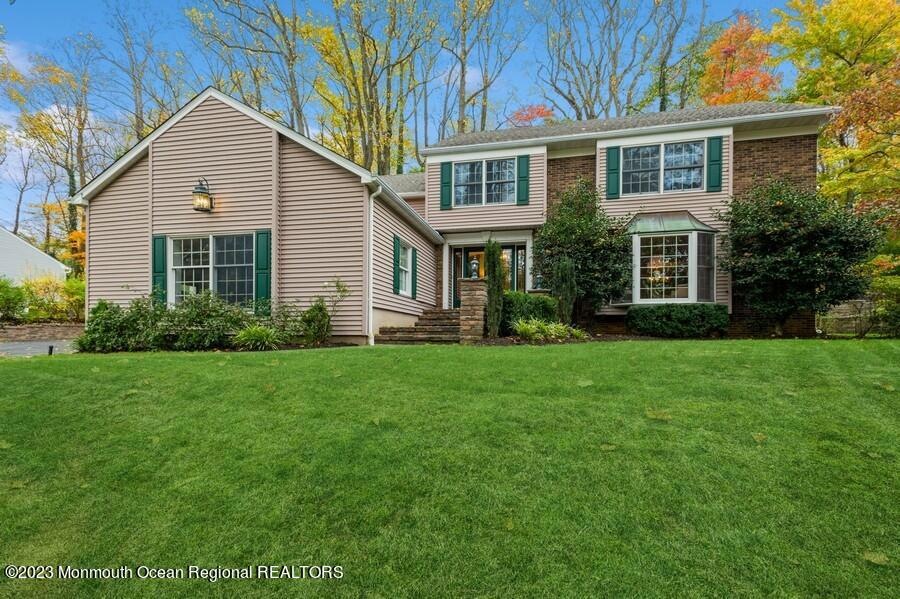 02_71BunkerHillDR_300_FrontView_LowRes