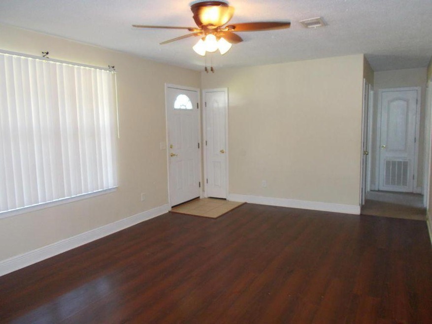 5213 Living room
