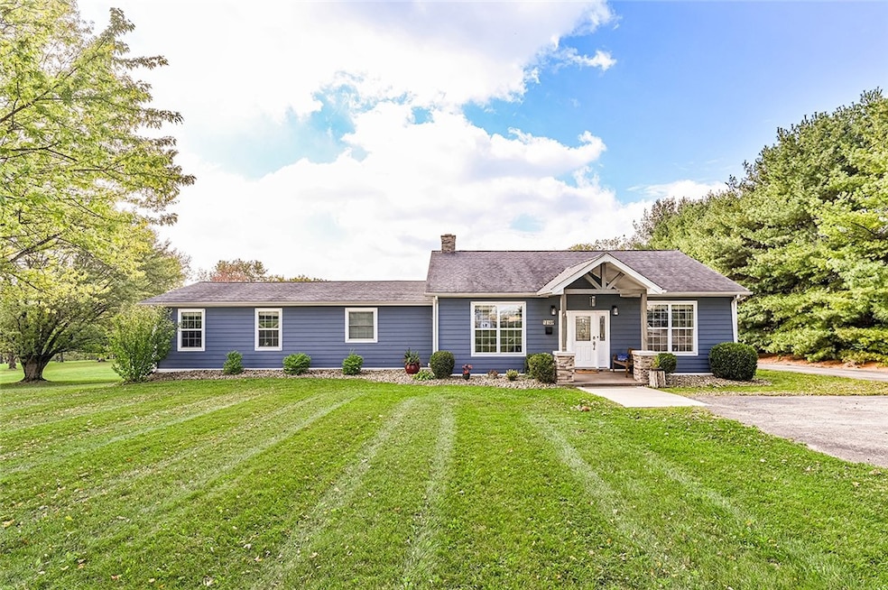 2149 Kingview Rd, Scottdale, PA 15683 - photo 1