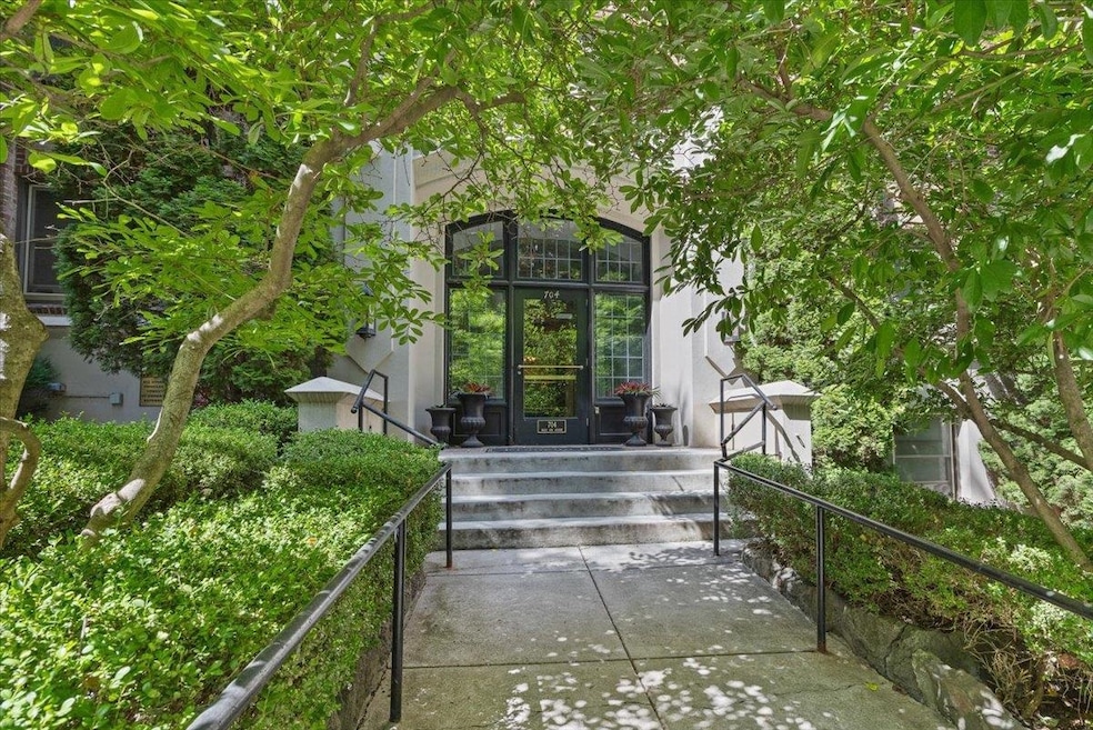 Franklin Hall Apartments unit 506, Spokane, WA 99204 - photo 1