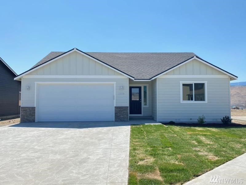 2263 S Mystical Loop, East Wenatchee, WA 98802 - photo 1