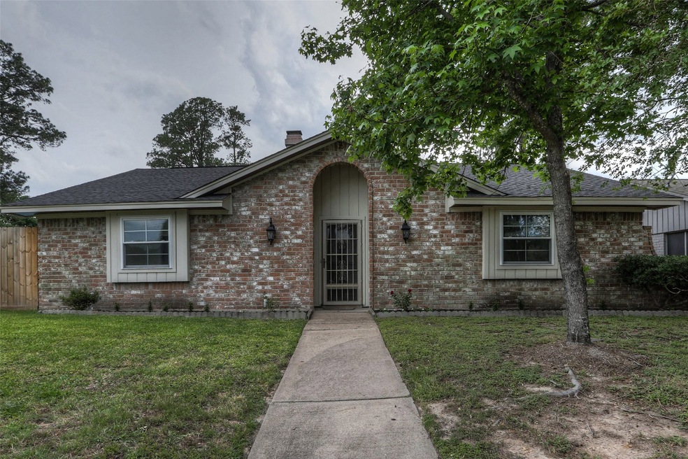 7003 Woodfern Dr, Houston, TX 77040 - photo 1