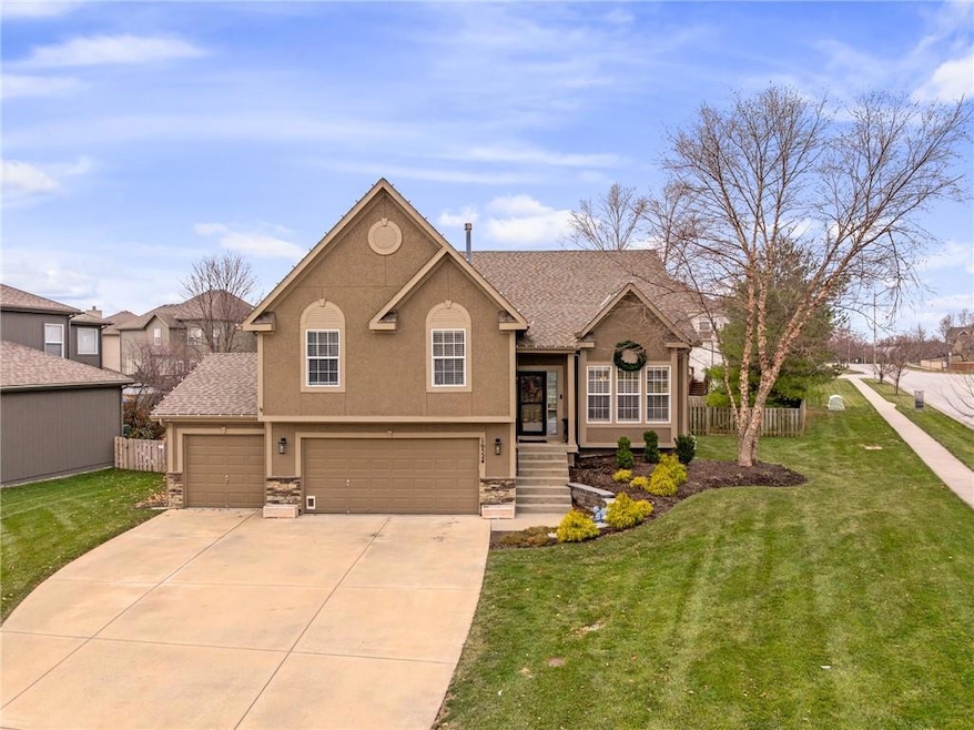 16524 S Lind Rd, Olathe, KS 66062 - photo 1