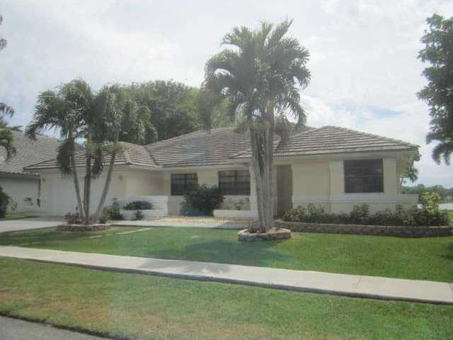 9810 N Oak Knoll Cir, Davie, FL 33324 - photo 1