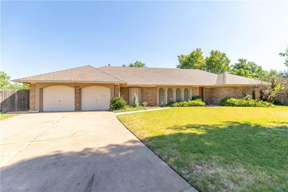 2625 NW 118th Cir, Oklahoma City, OK 73120 - photo 1