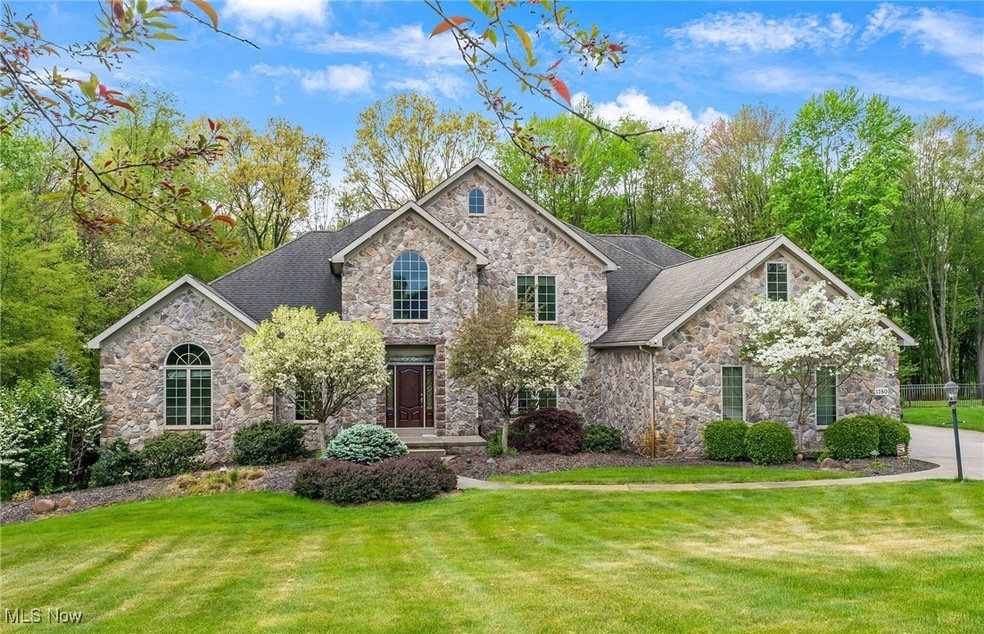 Pending $899,000