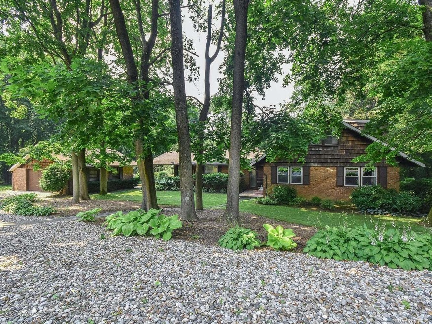 45 Harbor Acres Rd, Sands Point, NY 11050 - photo 1