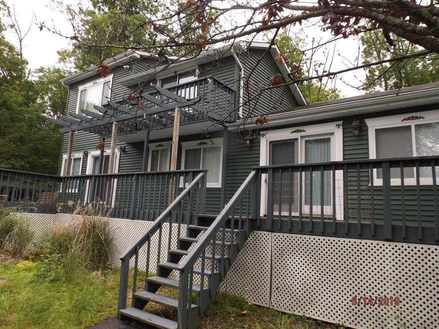 105 Sterling Cir, Bushkill, PA 18324 - photo 1