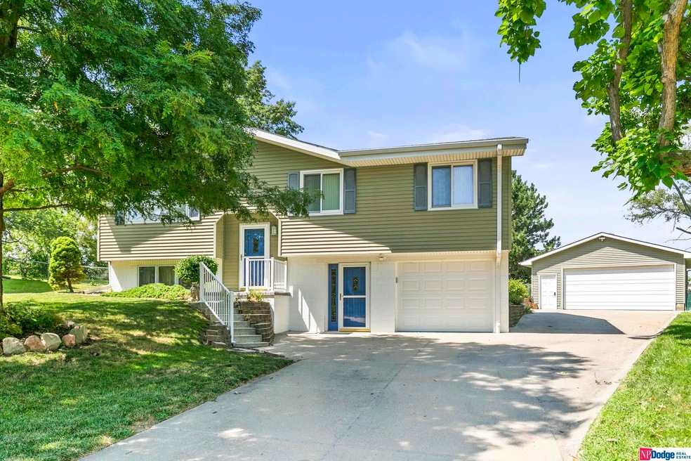 13030 Browne Cir, Omaha, NE 68164 - photo 1