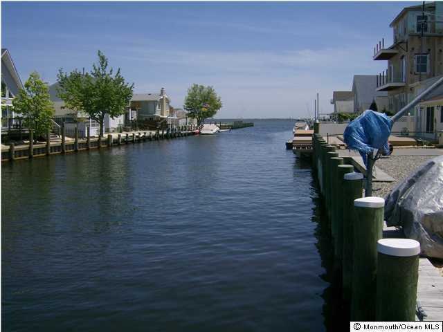 233 Evergreen Dr, Bayville, NJ 08721 - photo 1