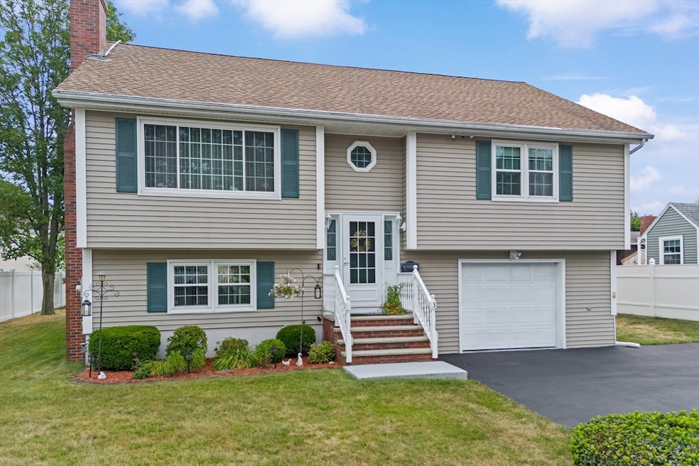 3 Weisner Pkwy, Methuen, MA 01844 - photo 1