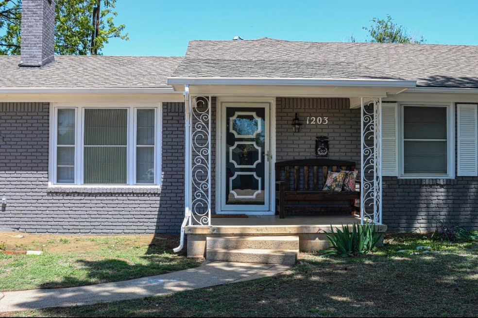 1203 1203 W Stewart, Duncan, OK 73533 - photo 1
