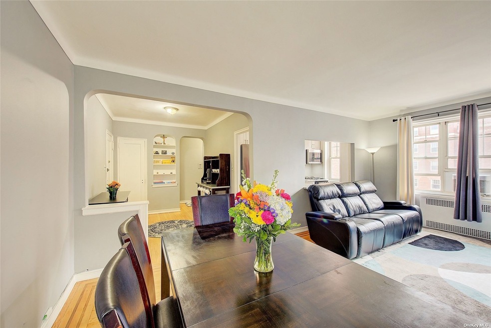 7635 113th St unit 4J, Forest Hills, NY 11375 - photo 1